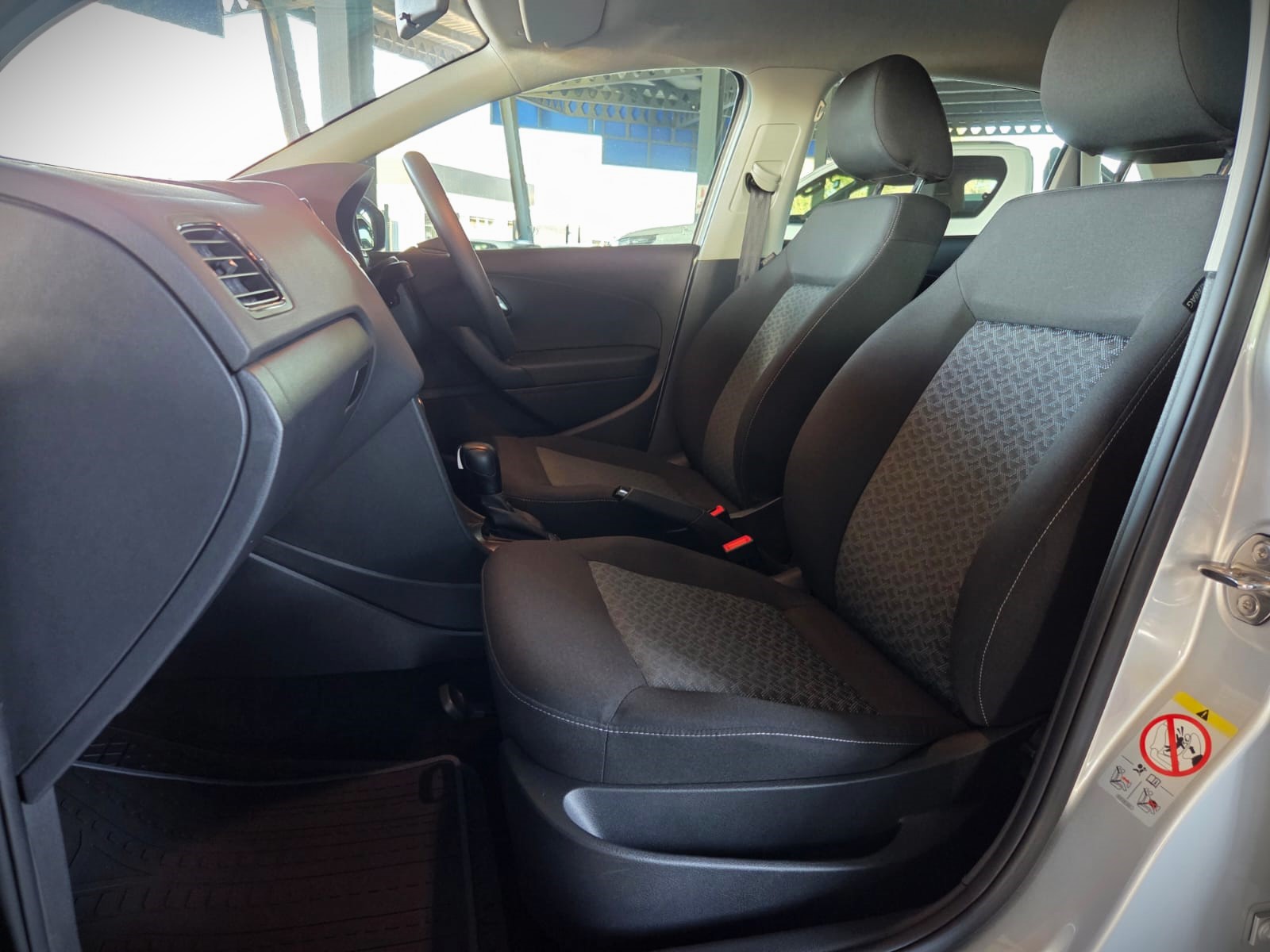 2025 VOLKSWAGEN POLO VIVO 1.6 LIFE TIP 5-DR