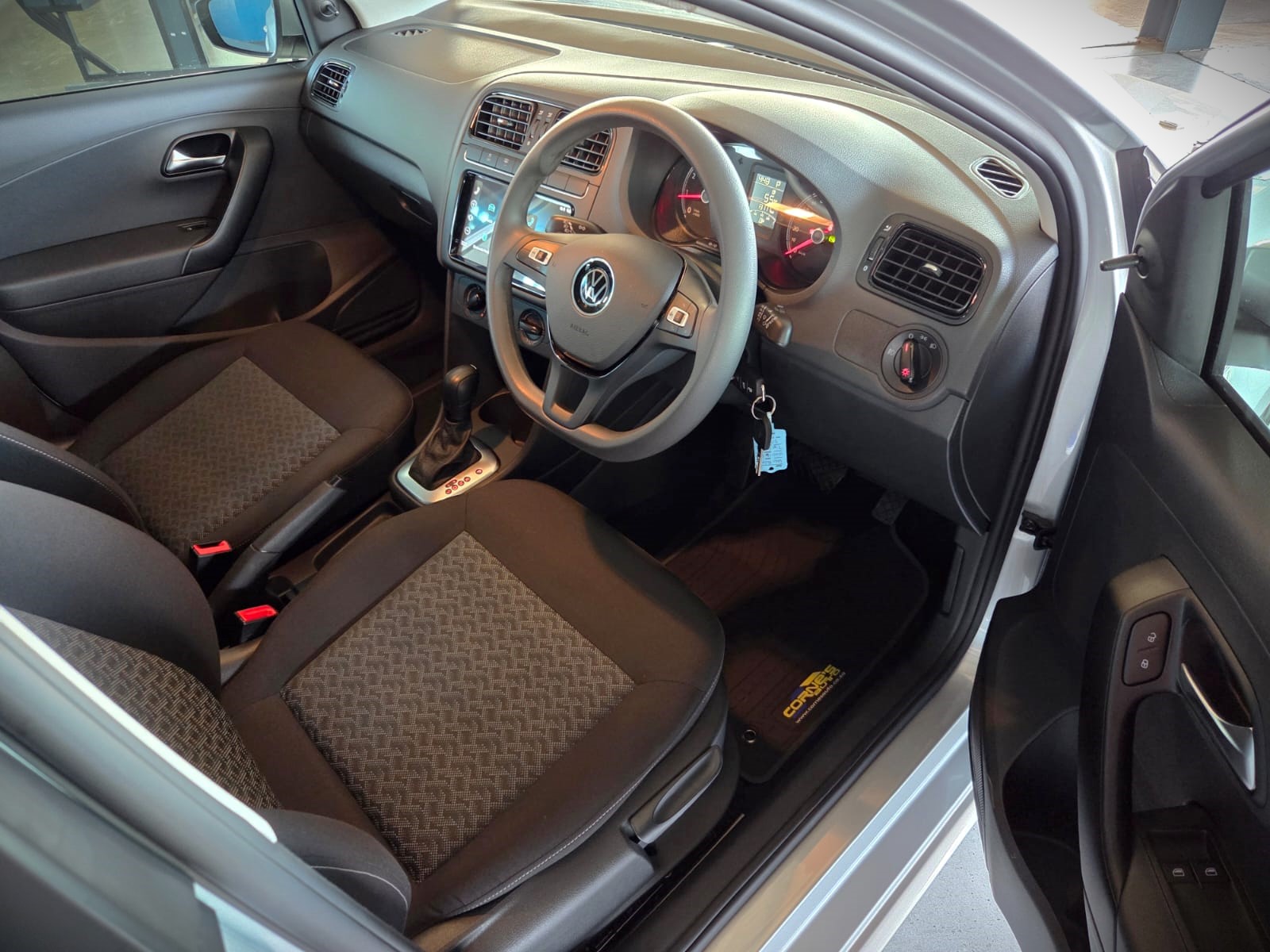 2025 VOLKSWAGEN POLO VIVO 1.6 LIFE TIP 5-DR