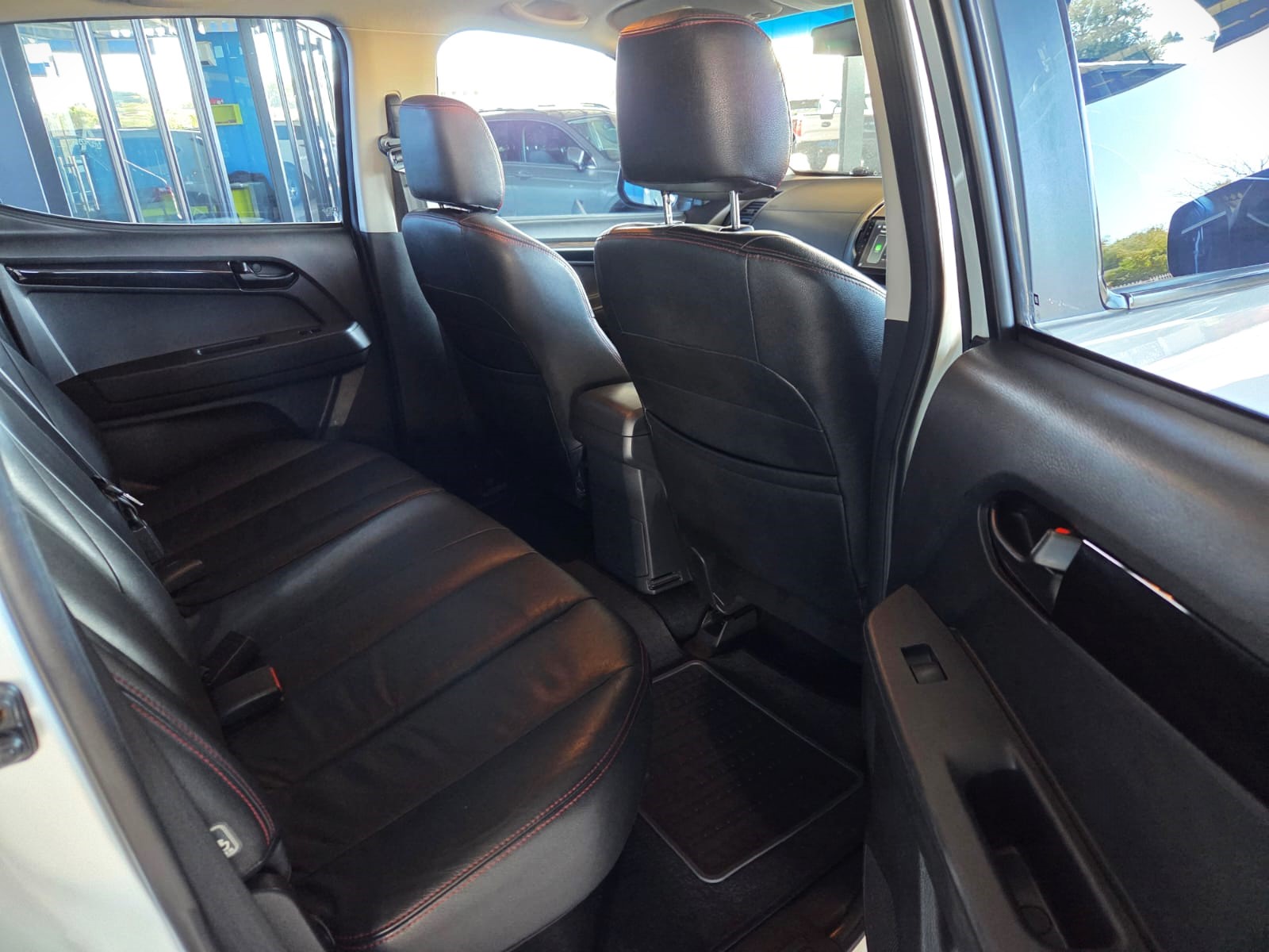 2017 ISUZU KB250 D-TEQ HO X-RIDER D/C