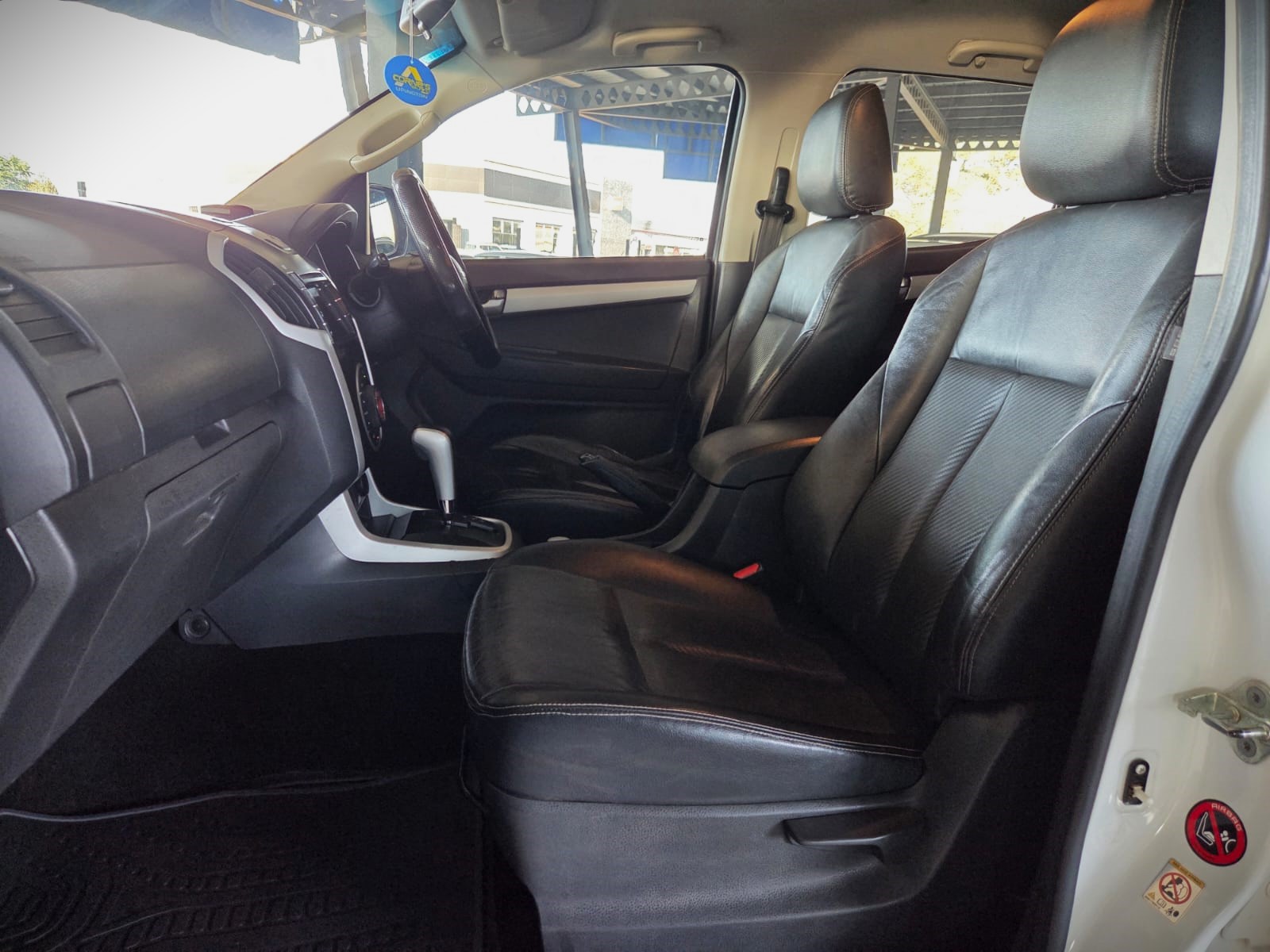 2017 ISUZU KB300 D-TEQ LX 4X4 A/T D/C