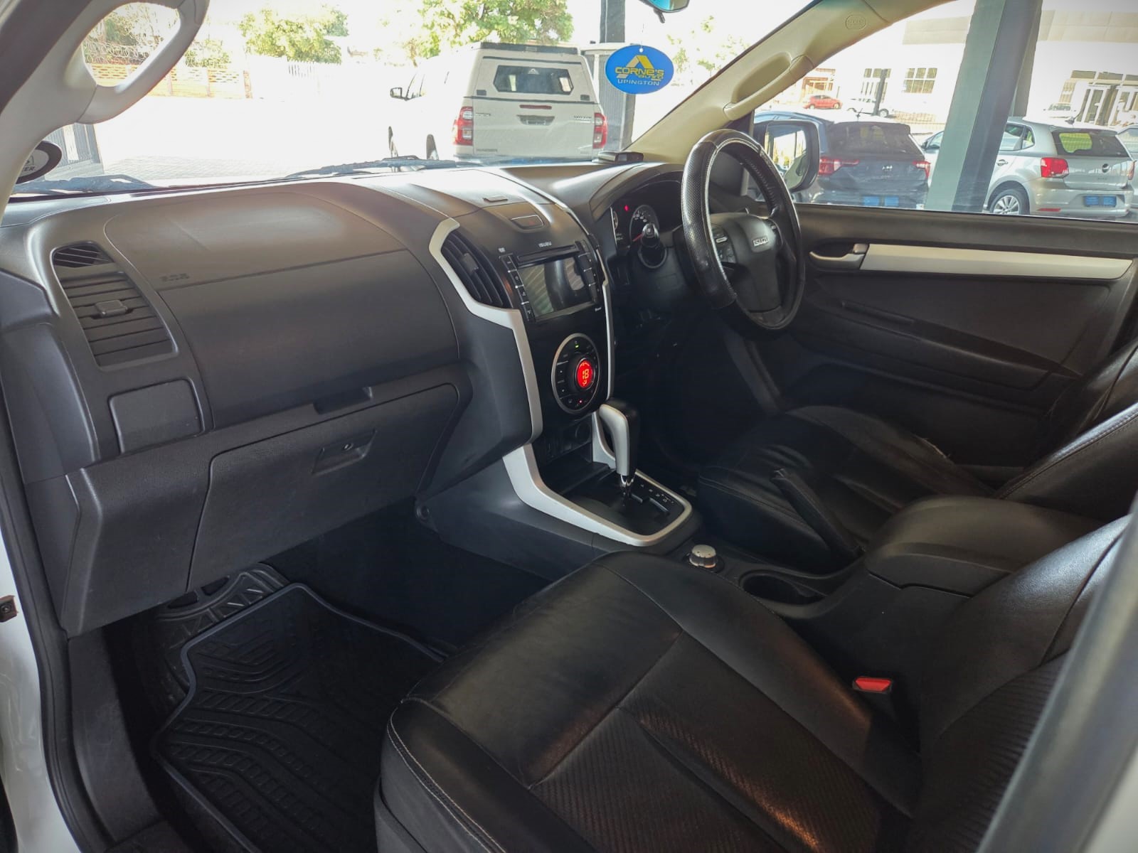 2017 ISUZU KB300 D-TEQ LX 4X4 A/T D/C