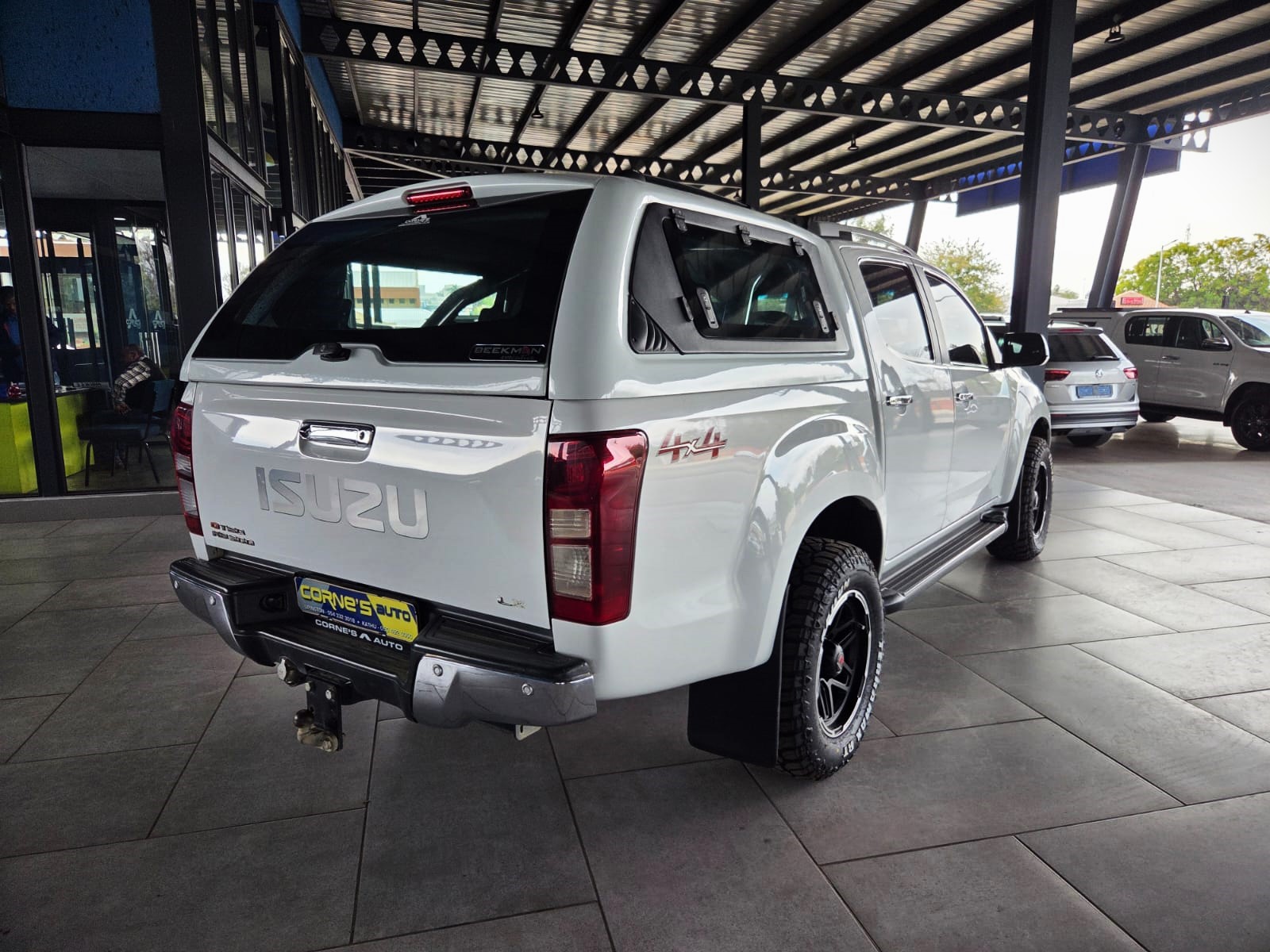2017 ISUZU KB300 D-TEQ LX 4X4 A/T D/C