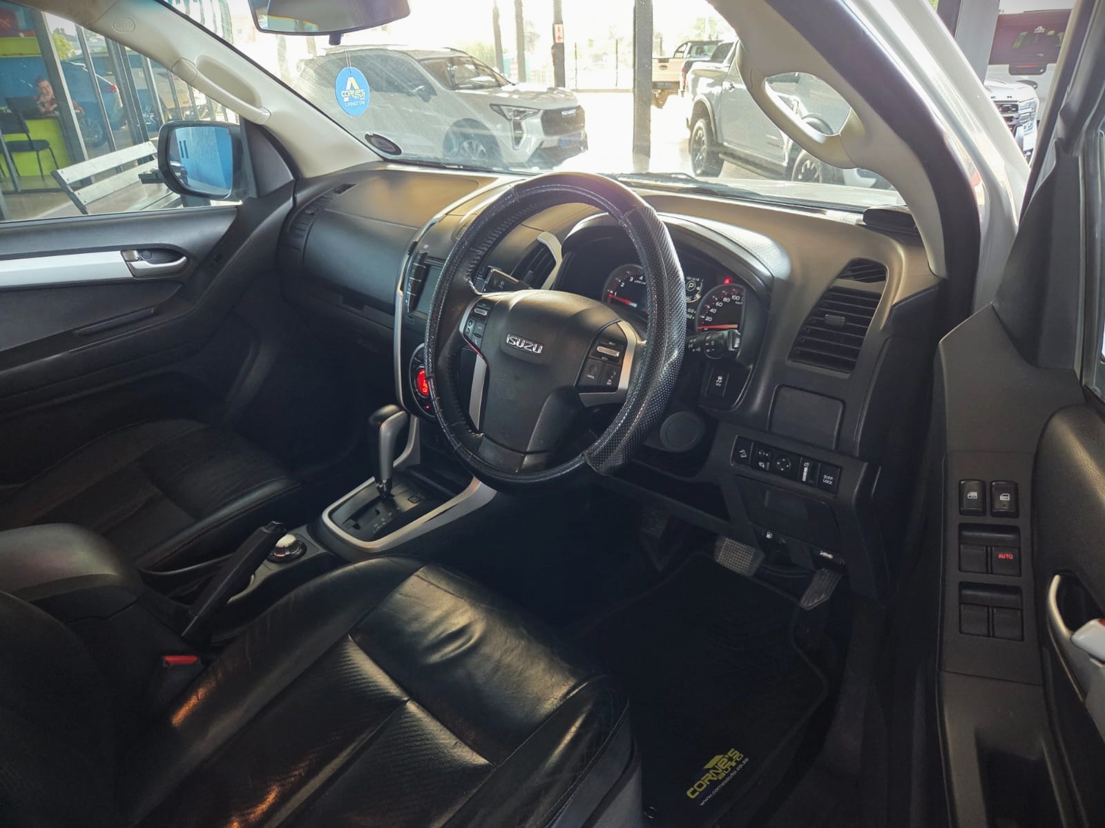 2017 ISUZU KB300 D-TEQ LX 4X4 A/T D/C