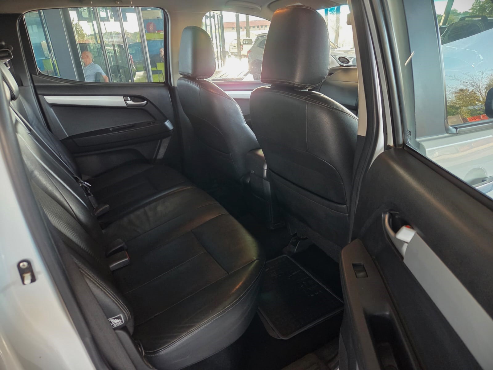 2017 ISUZU KB300 D-TEQ LX 4X4 A/T D/C