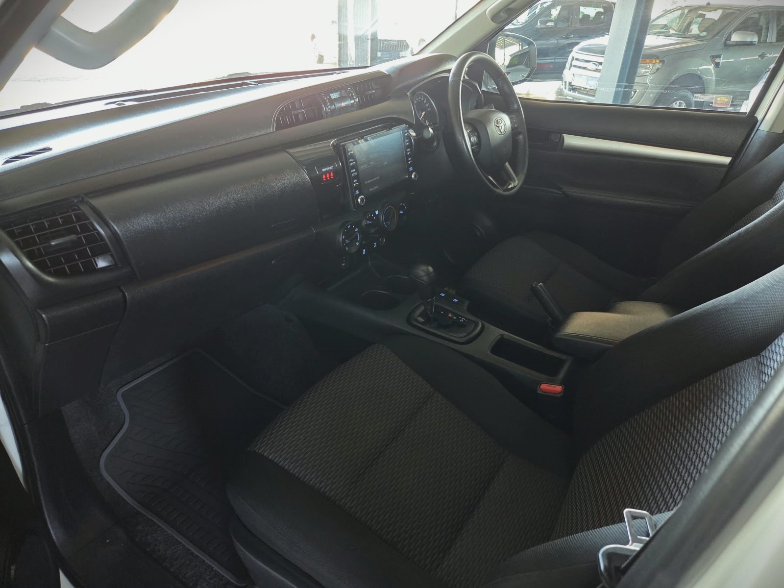 2020 TOYOTA HILUX 2.4 GD-6 DAKAR 4X4 A/T D/C