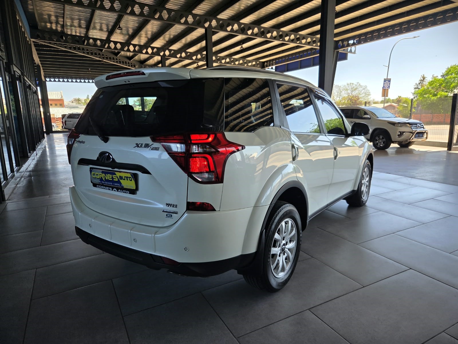 2020 MAHINDRA XUV 500 2.2D MHAWK W8 A/T 7-SEAT